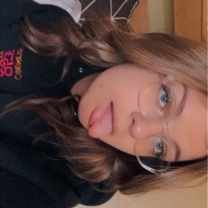 Meet your Posher, Karissa